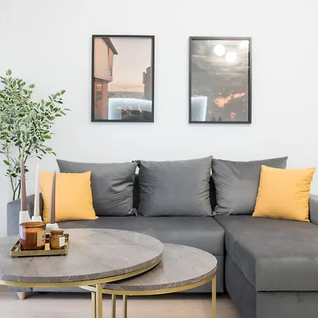 The Yellow Dot Salonic