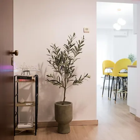 The Yellow Dot Apartament
