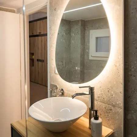 The Yellow Dot Szaloniki