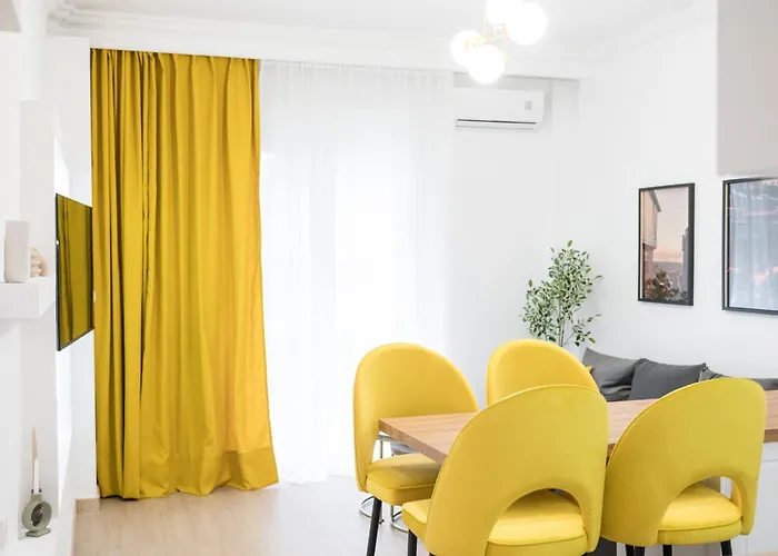 The Yellow Dot * סלוניקי
